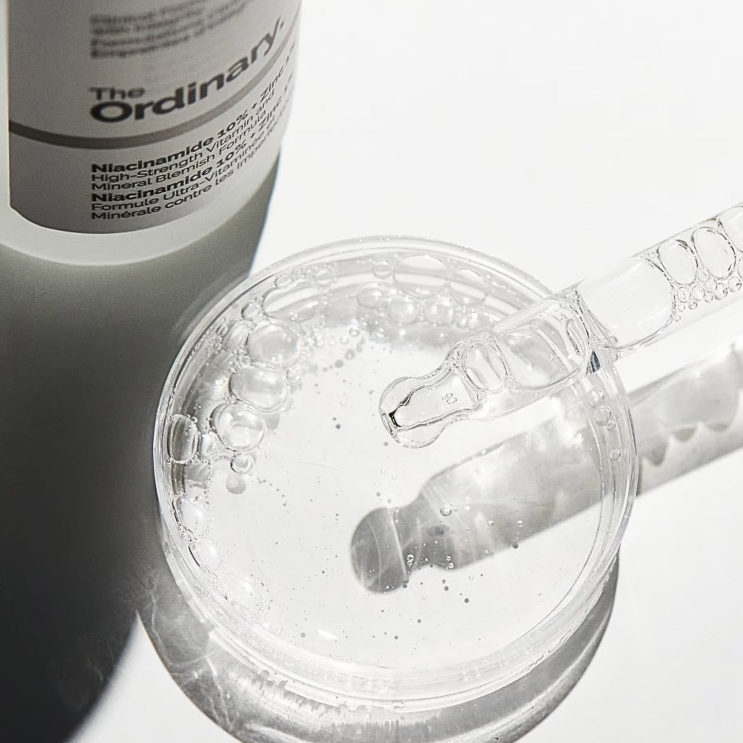 Serum facial Niacinamida The Ordinary Antiacné y Antigrasa